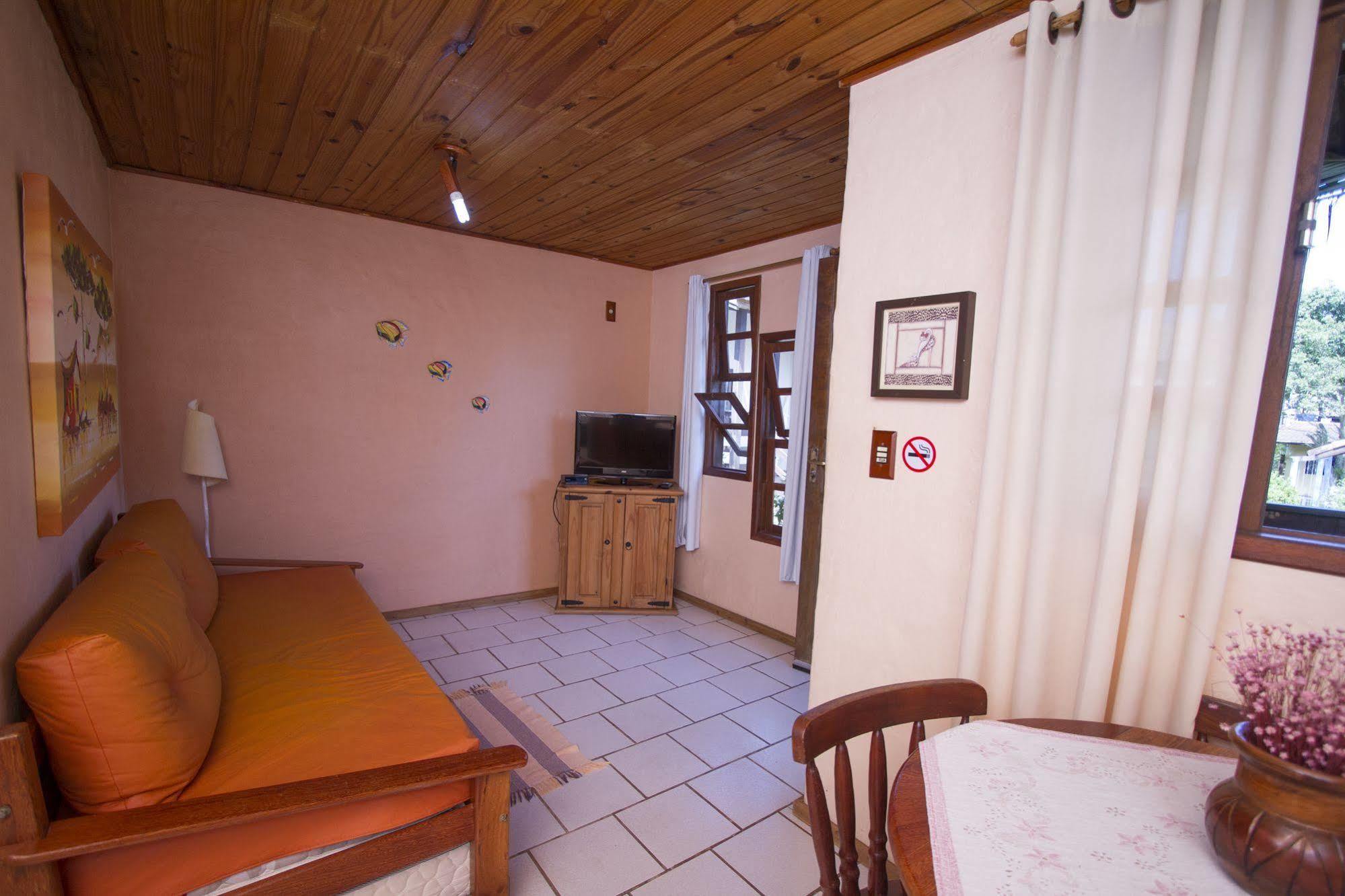 Mares Do Santinho Inn
